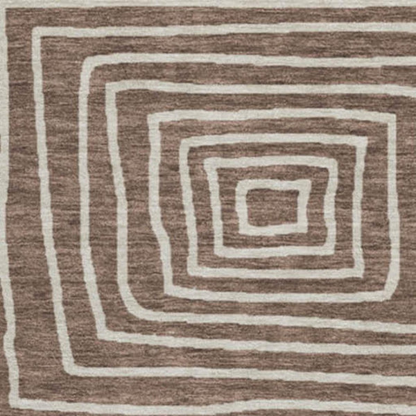 HomeRoots 8' Brown and Beige Geometric Washable Round Rug - Durable, Stain-Resistant, UV-Protected Comfort 681878