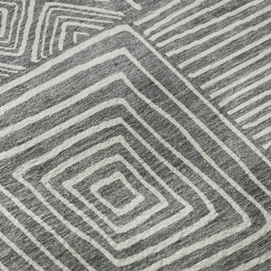 HomeRoots 8' Charcoal and Ivory Geometric Washable Round Rug – Durable, Stylish, and UV-Protected for Every Space! 681884