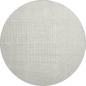 HomeRoots 8' Ivory and Beige Geometric Round Rug - Washable, UV Protected, Stain Resistant for Busy Homes 681896