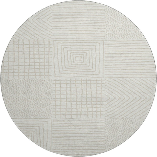 HomeRoots 8' Ivory and Beige Geometric Round Rug - Washable, UV Protected, Stain Resistant for Busy Homes 681896
