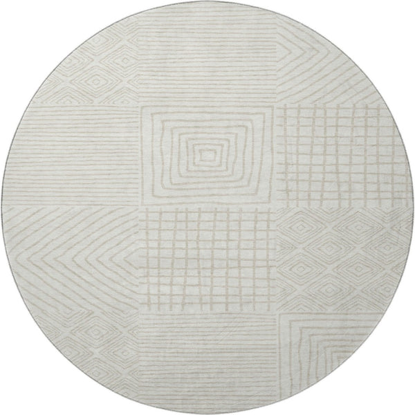 HomeRoots 8' Ivory and Beige Geometric Round Rug - Washable, UV Protected, Stain Resistant for Busy Homes 681896