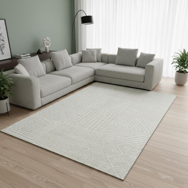 HomeRoots 8' X 10' Ivory and Beige Geometric Area Rug - Washable, UV-Protected, Perfect for High-Traffic Spaces! 681897