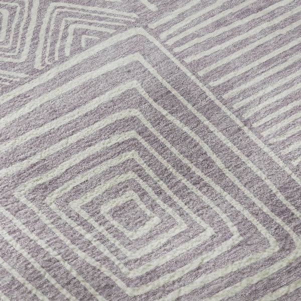 HomeRoots 8' Stylish Lavender and Ivory Geometric Round Rug – Washable, UV Protected, Perfect for High-Traffic Areas 681902