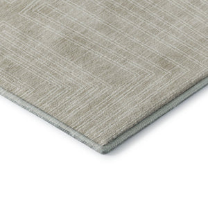 HomeRoots 8' Beige and Ivory Geometric Round Rug - Washable, UV-Protected, Stain-Resistant for Indoor & Outdoor Use 681944