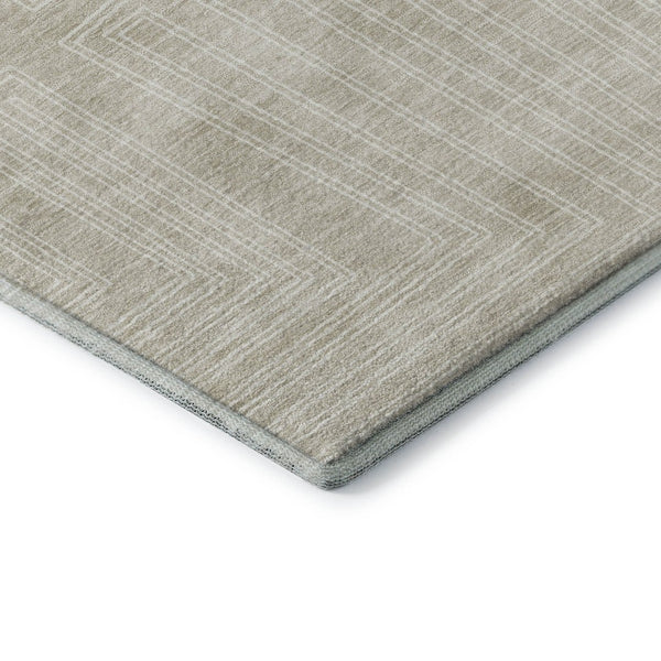 HomeRoots 8' Beige and Ivory Geometric Round Rug - Washable, UV-Protected, Stain-Resistant for Indoor & Outdoor Use 681944