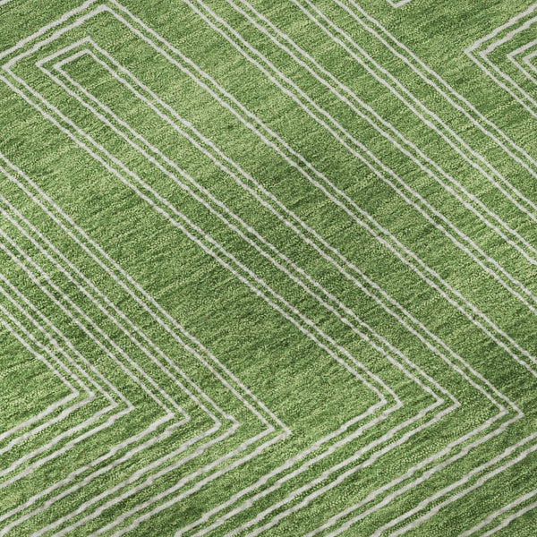 HomeRoots 8' Green And Ivory Geometric Round Rug - Washable, UV-Protected, Perfect for Busy Homes with Kids! 681968