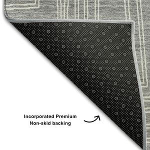 HomeRoots 8' Gray and Ivory Geometric Round Rug - Washable, UV-Protected, Stain-Resistant for High Traffic Areas 681980