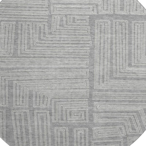 HomeRoots 8' Gray and Ivory Geometric Round Rug - Washable, UV-Protected, Stain-Resistant for High Traffic Areas 681980
