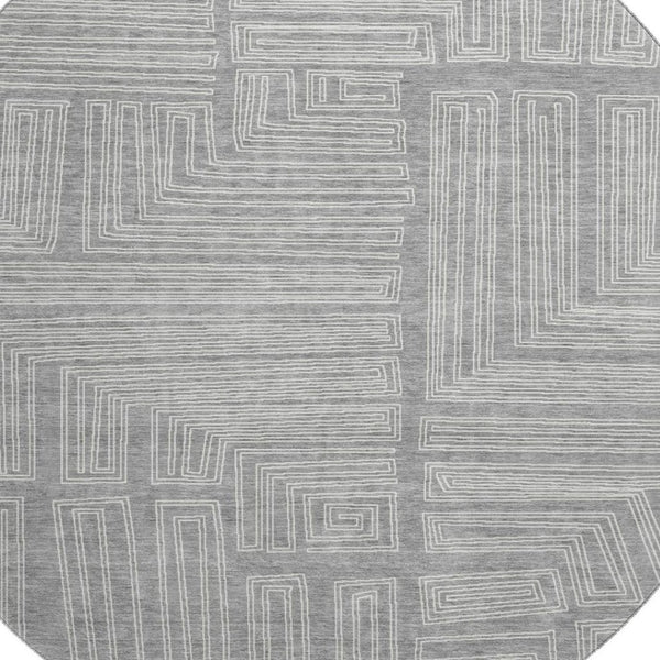 HomeRoots 8' Gray and Ivory Geometric Round Rug - Washable, UV-Protected, Stain-Resistant for High Traffic Areas 681980