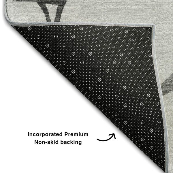HomeRoots 8' Gray Charcoal and Silver Abstract Geometric Round Rug - Washable, UV Protected, Stain Resistant! 682280