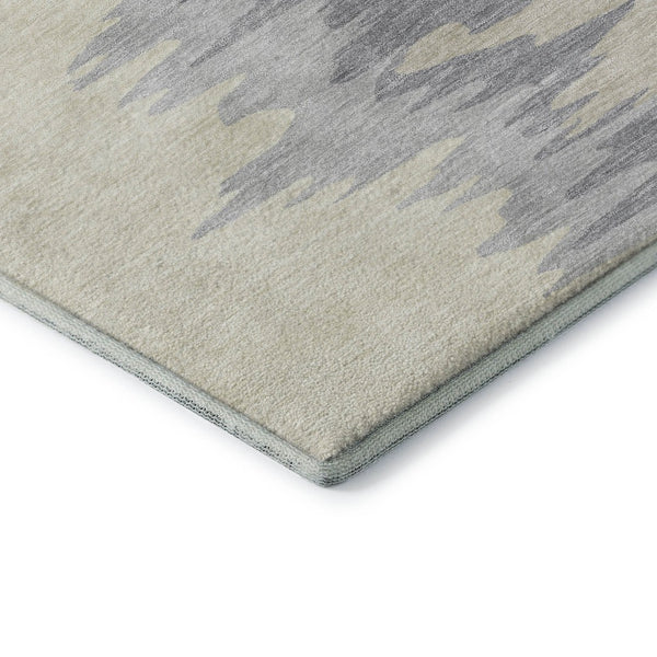 HomeRoots 8' Beige Silver and Gray Modern Abstract Washable Round Rug with UV Protection for High-Traffic Areas 682322