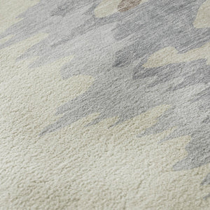 HomeRoots 8' Beige Silver and Gray Modern Abstract Washable Round Rug with UV Protection for High-Traffic Areas 682322