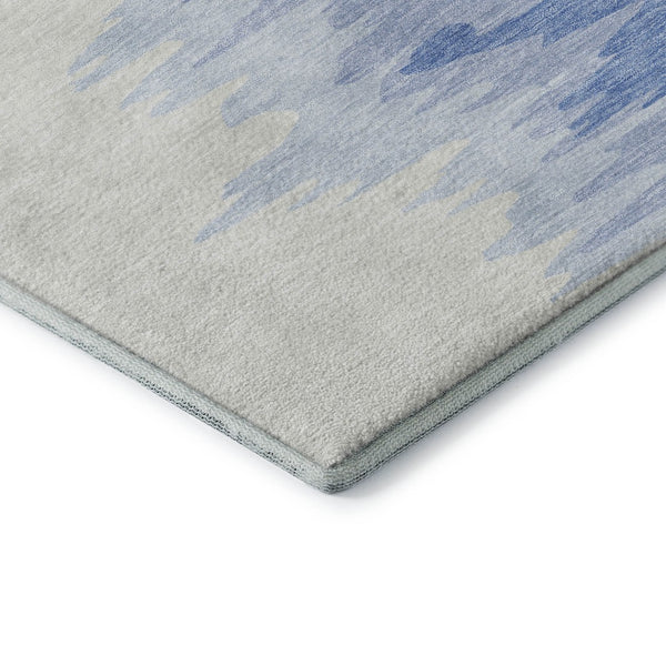 HomeRoots 5' Navy Blue & Ivory Abstract Washable Area Rug - UV Protected, Stain Resistant, Modern Design! 682375