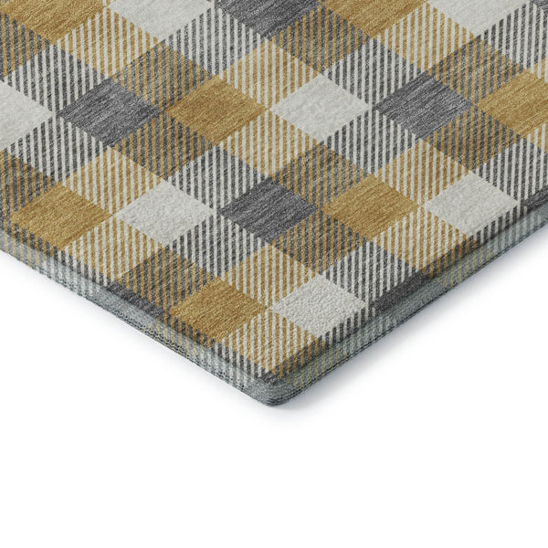 HomeRoots 8' Gray Ivory and Gold Plaid Washable Round Rug - Durable, UV-Protected, Ideal for High-Traffic Areas 682550