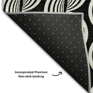 HomeRoots 5' X 8' Black And Ivory Ogee Area Rug - Stylish, Washable, UV-Protected for High Traffic Homes 682681