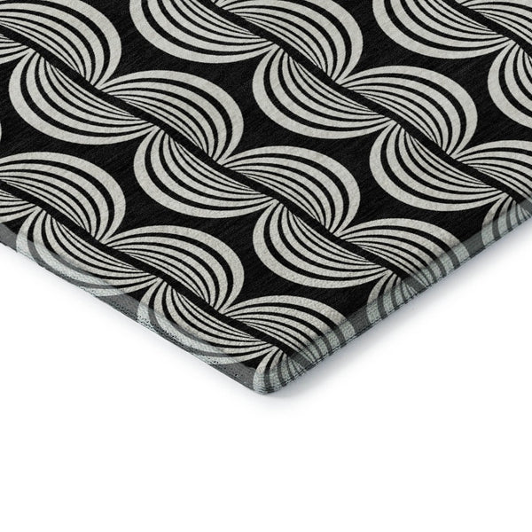 HomeRoots 5' X 8' Black And Ivory Ogee Area Rug - Stylish, Washable, UV-Protected for High Traffic Homes 682681