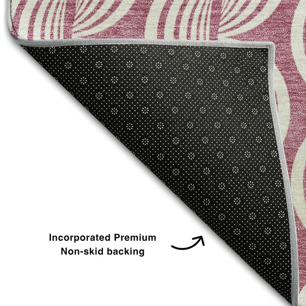 HomeRoots 5' X 8' Stylish Blush & Ivory Ogee Washable Area Rug - Stain Resistant, UV Protected & Durable! 682687