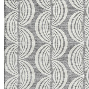 HomeRoots 5' X 8' Gray And Ivory Ogee Area Rug - Washable, UV Protected, Soft & Stain Resistant for High Traffic Spaces 682723