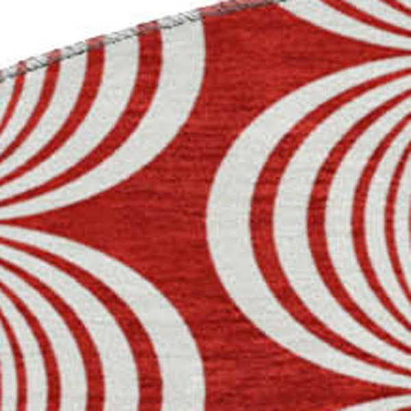 HomeRoots 8' Red and Ivory Ogee Washable Round Rug – Durable, UV-Protected Design Perfect for High-Traffic Areas 682754