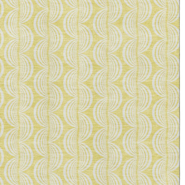 HomeRoots 5' X 8' Yellow and Ivory Ogee Area Rug – Washable, Stain-Resistant, UV-Guarded for Busy Homes! 682813