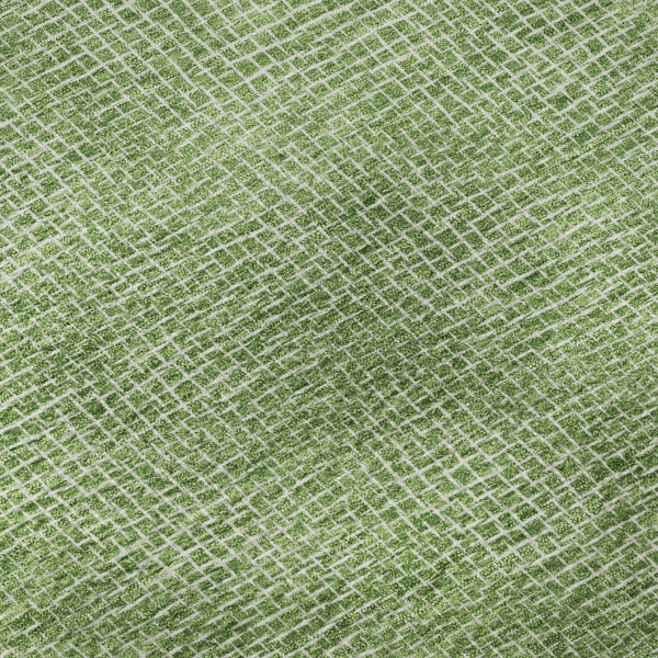 HomeRoots 8' Green and Ivory Geometric Washable Round Rug - Durable, UV-Protected, Family-Friendly Design! 682850