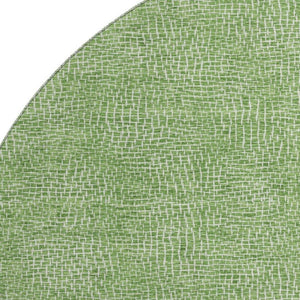 HomeRoots 8' Green and Ivory Geometric Washable Round Rug - Durable, UV-Protected, Family-Friendly Design! 682850