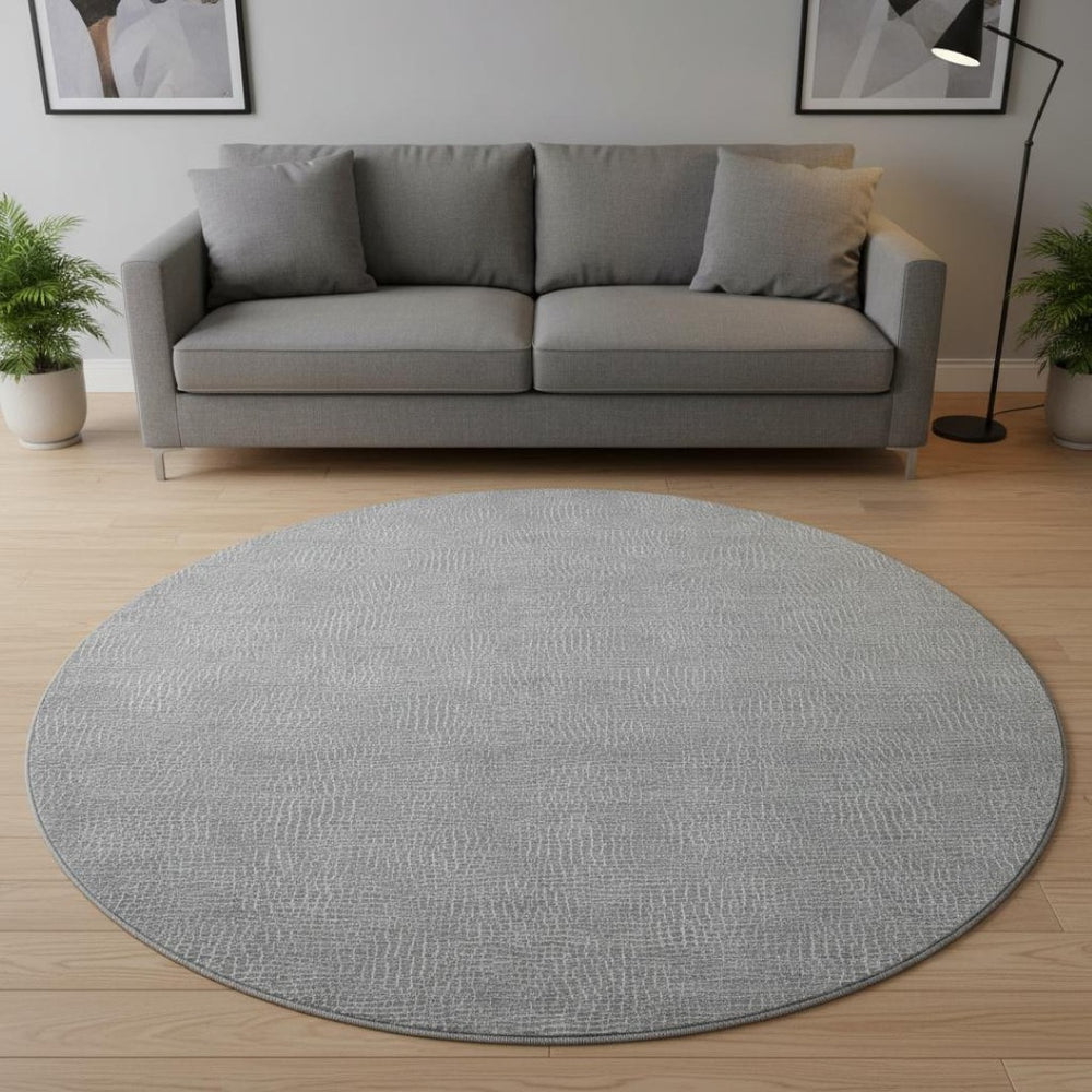 HomeRoots 8' Gray and Ivory Geometric Round Rug - Washable, UV-Protected, Perfect for Homes with Kids & Pets! 682862