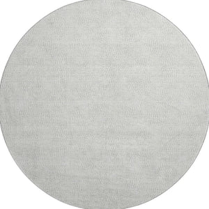 HomeRoots 8' Silver and Ivory Geometric Round Rug – Washable, UV Resistant, Perfect for High-Traffic Areas! 682934