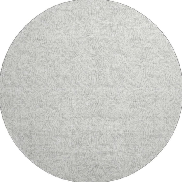 HomeRoots 8' Silver and Ivory Geometric Round Rug – Washable, UV Resistant, Perfect for High-Traffic Areas! 682934