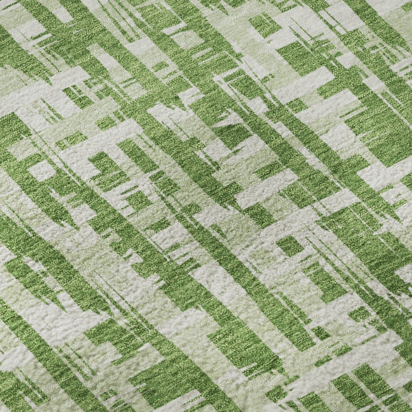 HomeRoots 8' Artichoke Green and Ivory Abstract Geometric Round Rug - Washable, UV Protected, Stain-Resistant! 682976