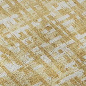 HomeRoots 8' Gold Ivory and Wheat Abstract Round Rug - Washable, UV-Protected, Stain-Resistant & Durable Design 682982