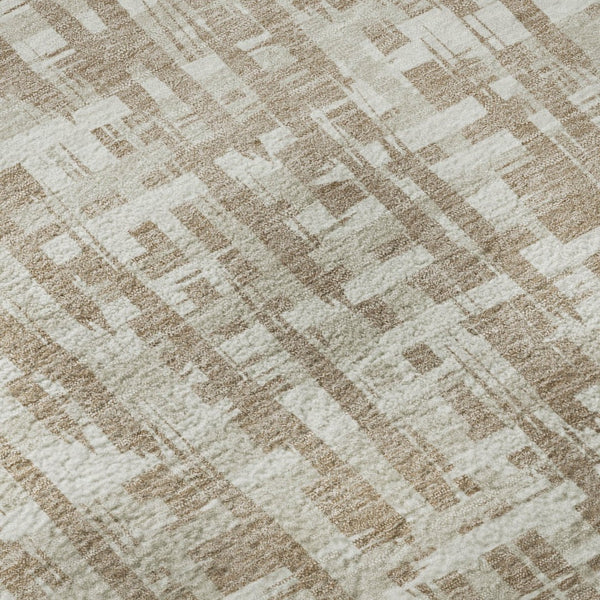 HomeRoots 8' Tan Beige & Ivory Abstract Geometric Round Rug - Washable, UV Protected, Pet-Friendly Decor 683006