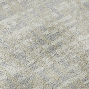 HomeRoots 8' Beige Ivory and Silver Abstract Round Rug - Washable, UV Protected, Perfect for High-Traffic Areas 683024