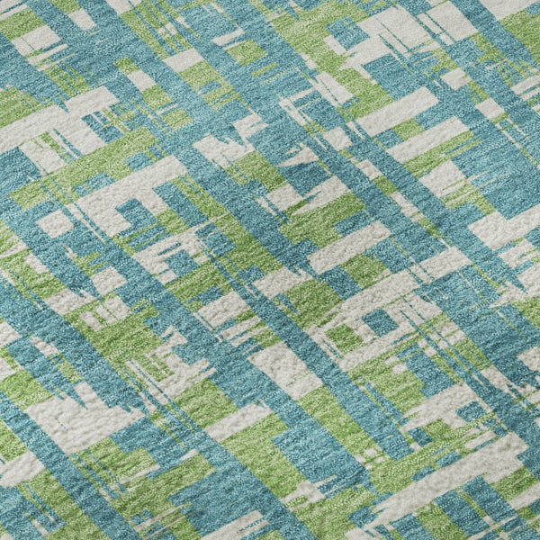 HomeRoots 8' Turquoise Green & Ivory Abstract Geometric Washable Round Rug with UV Protection & Non-Slip Backing 683084