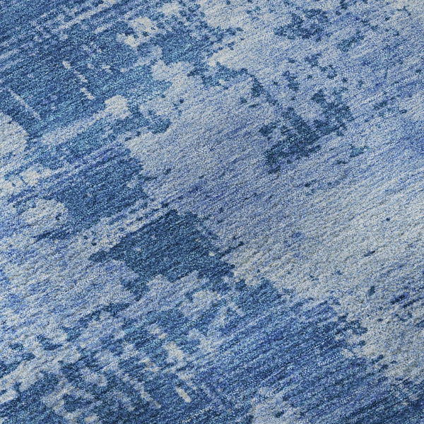 HomeRoots 8' Navy Blue and Sky Blue Abstract Washable Round Rug - Stylish, Durable, UV-Protected for Homes 683210