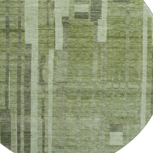 HomeRoots 8' Green and Gray Striped Round Rug - Washable, UV Protected, Durable Design for High-Traffic Areas 683258