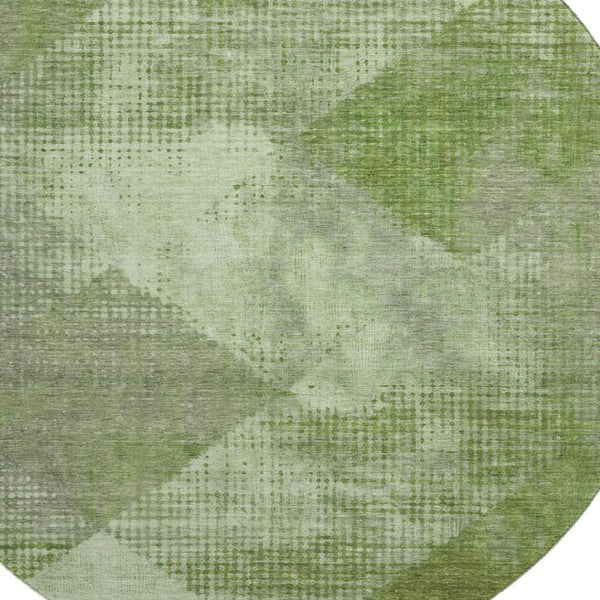 HomeRoots 8' Green and Gray Diamond Washable Round Rug - Durable, UV-Protected, Stylish for High-Traffic Areas 683324