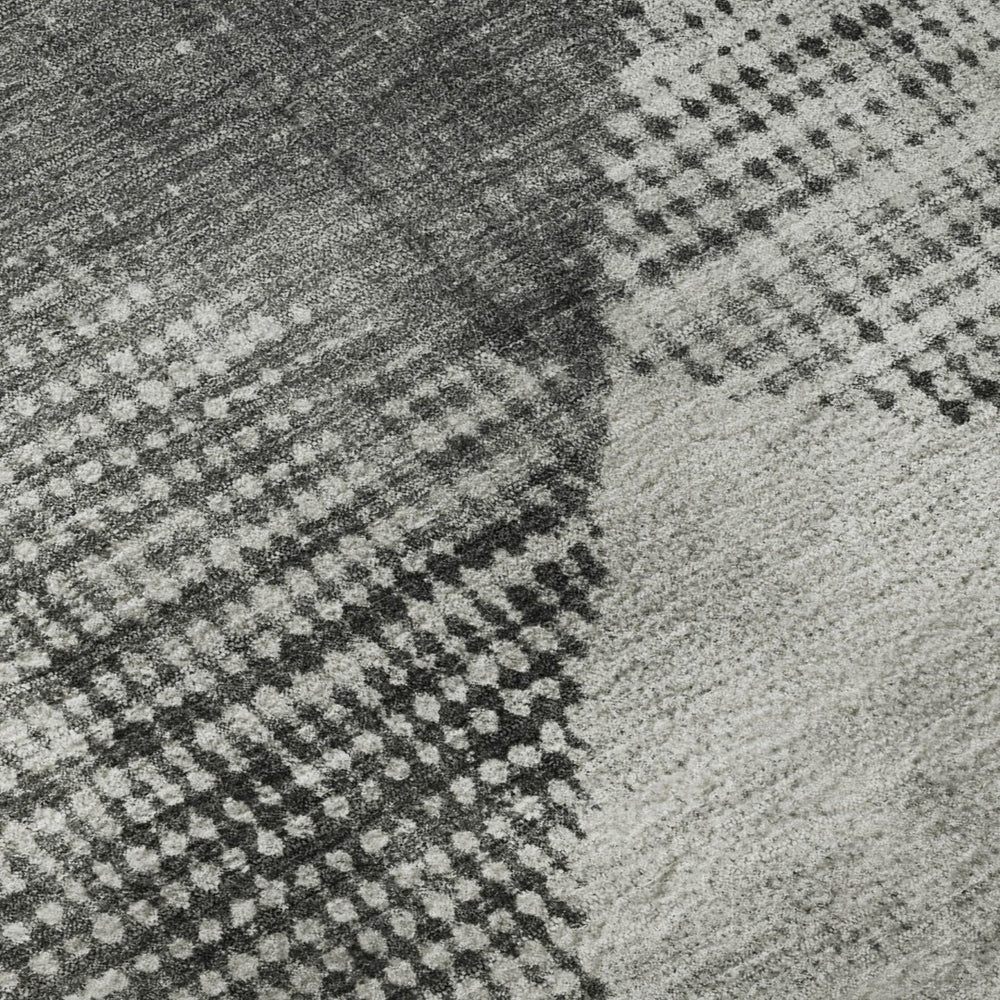 HomeRoots 5' X 8' Gray And Silver Diamond Area Rug - Washable, UV-Protected, Stain-Resistant for Modern Spaces 683329