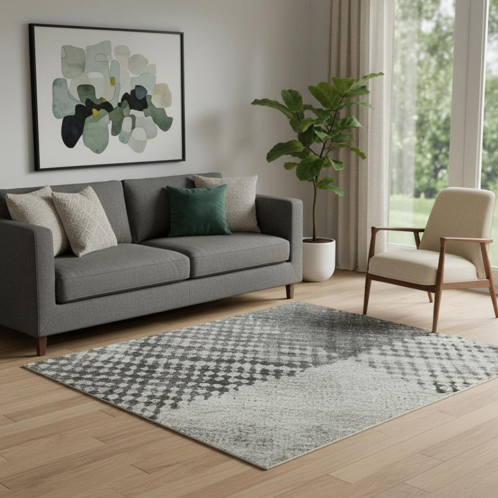 HomeRoots 5' X 8' Gray And Silver Diamond Area Rug - Washable, UV-Protected, Stain-Resistant for Modern Spaces 683329