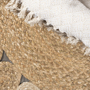 HomeRoots 5' Natural Jute Round Rug - Handcrafted Elegance for Modern Spaces, Durable & Easy to Care For 683450