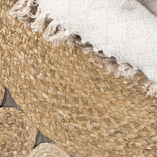 HomeRoots 5' Natural Jute Round Rug - Handcrafted Elegance for Modern Spaces, Durable & Easy to Care For 683450