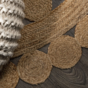 HomeRoots 5' Natural Jute Round Rug - Cozy, Durable, and Stylish Accent for Modern and Farmhouse Interiors 683456