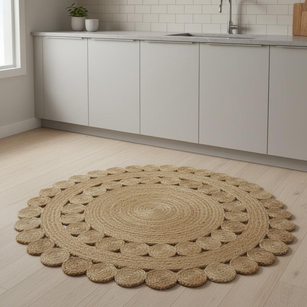 HomeRoots 5' Natural Jute Round Rug - Cozy, Durable, and Stylish Accent for Modern and Farmhouse Interiors 683456