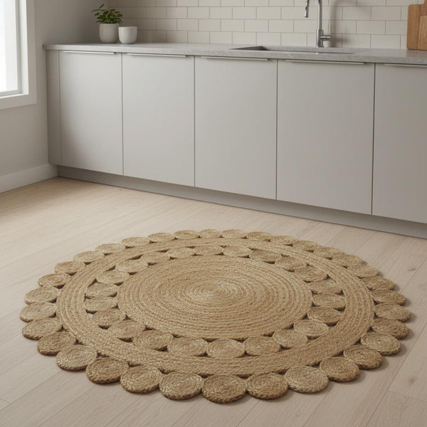 HomeRoots 5' Natural Jute Round Rug - Cozy, Durable, and Stylish Accent for Modern and Farmhouse Interiors 683456