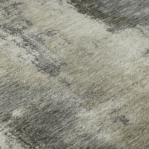 HomeRoots 8' Gray Silver Beige Abstract Washable Round Rug – Durable, UV Protected, Pet-Friendly Design! 683533