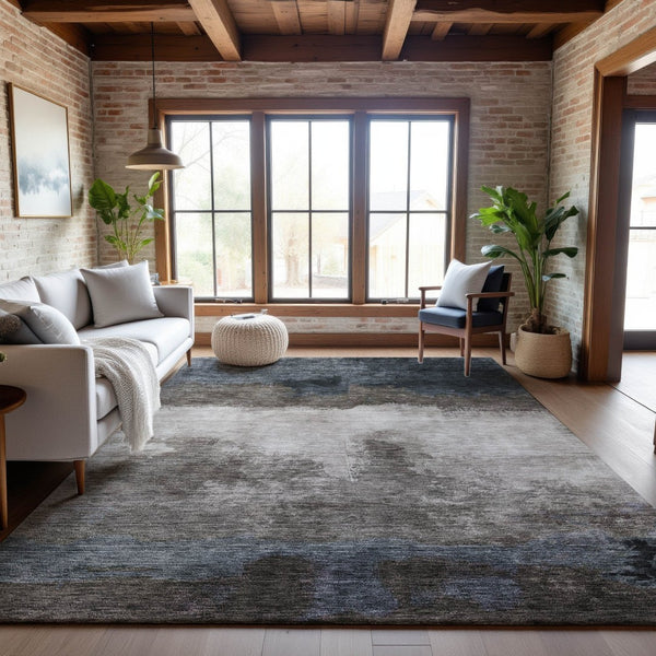 HomeRoots 5' X 8' Gray Silver Abstract Area Rug - Washable, UV Protected, Stylish & Durable for Any Room 683586