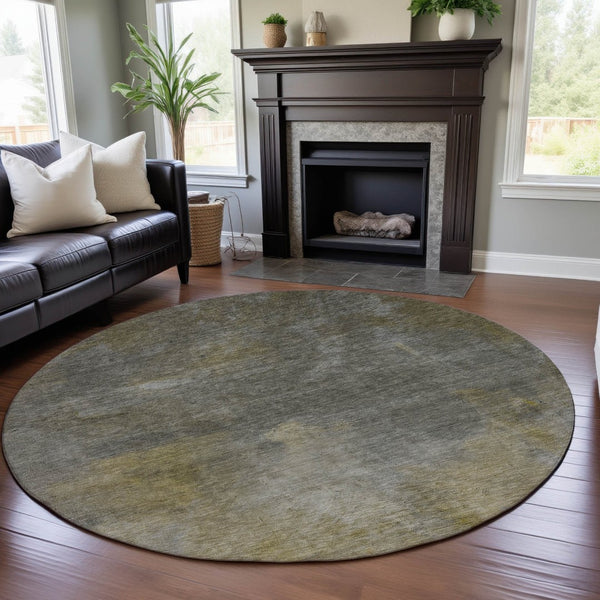 HomeRoots 8' Modern Pewter Beige & Gold Abstract Washable Round Rug with UV Protection for Stylish Spaces 683629