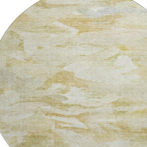 HomeRoots 8' Beige and Ivory Abstract Round Rug - Washable, UV Protected, Ideal for Family Rooms & Patios 683677