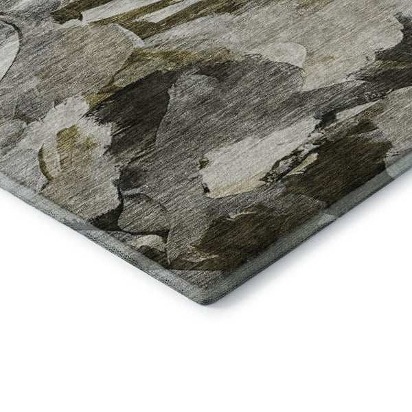 HomeRoots 8' Modern Abstract Round Rug in Granite Gray, Beige & Gold - Washable, Stain Resistant & UV Protected 683689
