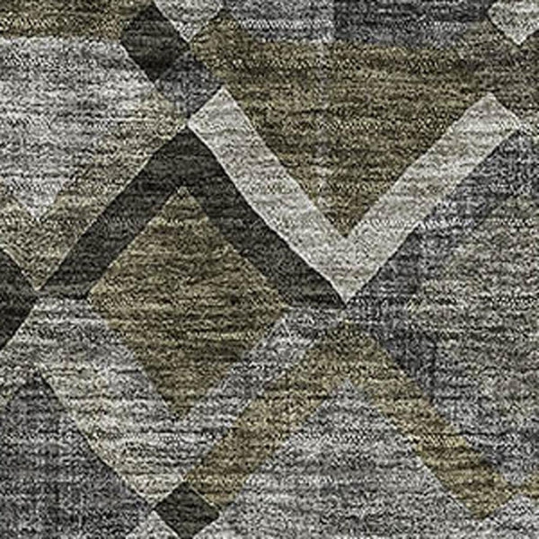 HomeRoots 5' Geometric Washable Area Rug in Gray, Brown & Beige - Durable, UV Protected for Busy Homes 683802